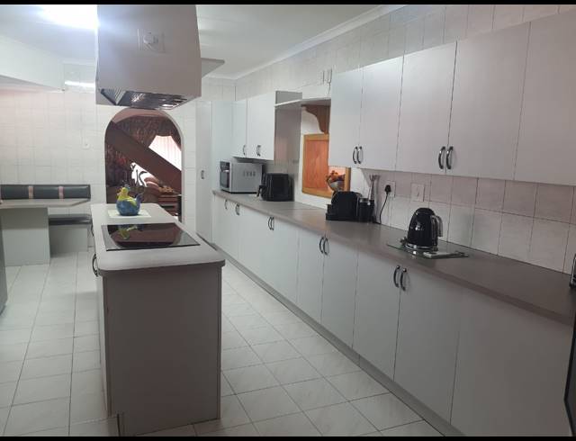 4 BEDROOM HOUSE FOR SALE IN VANDERBIJLPARK SE 3